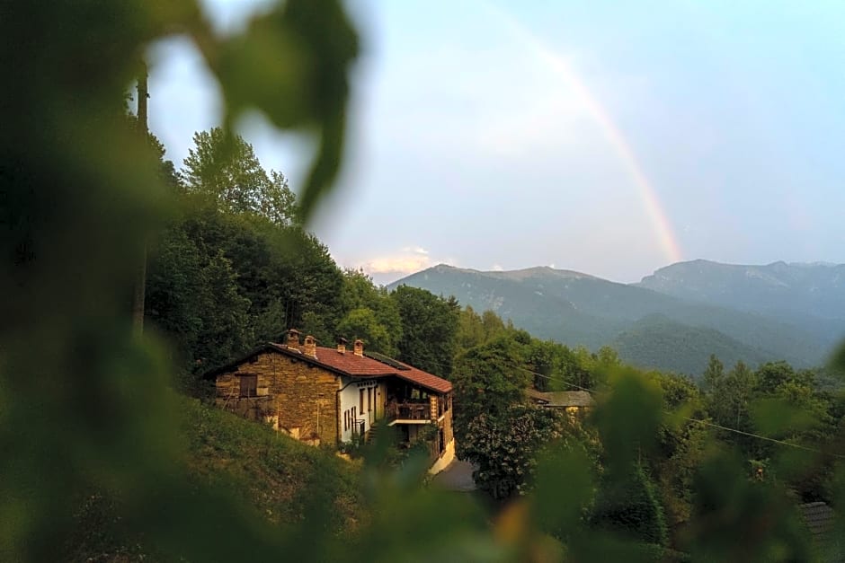 B&B IDUEVAGAMONDI immerso nel bosco tra le MONTAGNE con area benessere come EXTRA