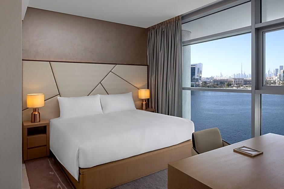 Hilton Dubai Creek Residences