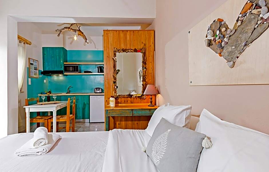 Arodamos Studios & Apts