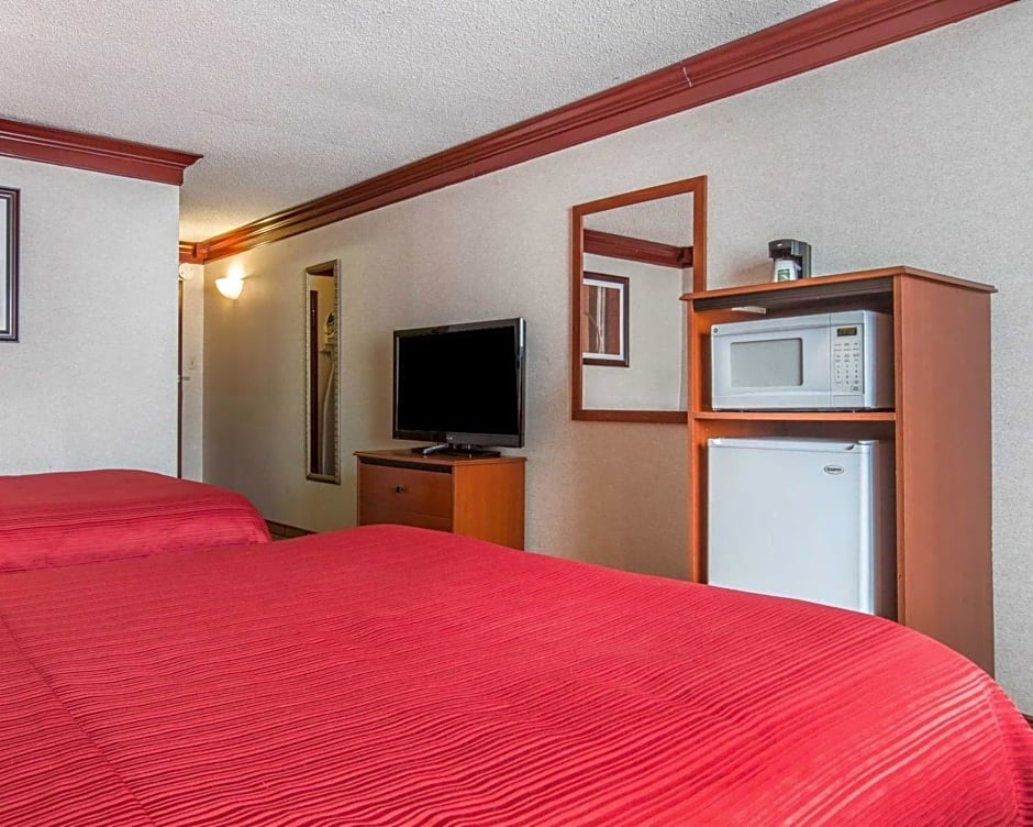 Quality Inn & Conference Center Brattleboro North