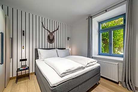 Two-Bedroom Apartment with Waterfall-View