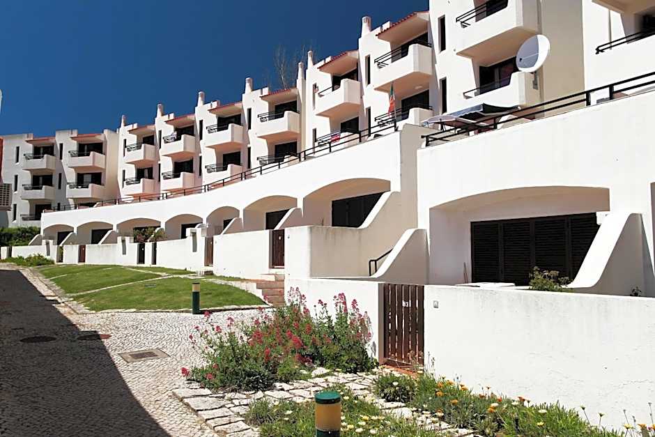 Albufeira Jardim by Umbral