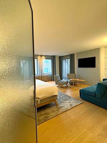 Junior Suite with Balcony