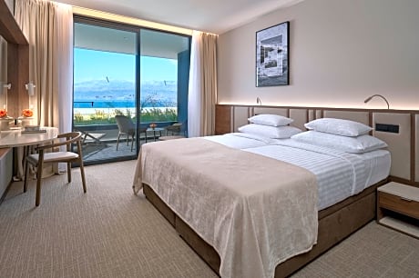Special Offer: Superior Double or Twin Room with Sea View