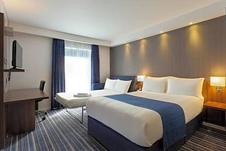 Standard Double Room with Sofa Bed and Free Hot Breakfast
