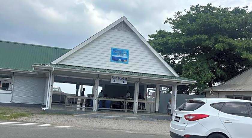 Le Chateau Bleu Hotel