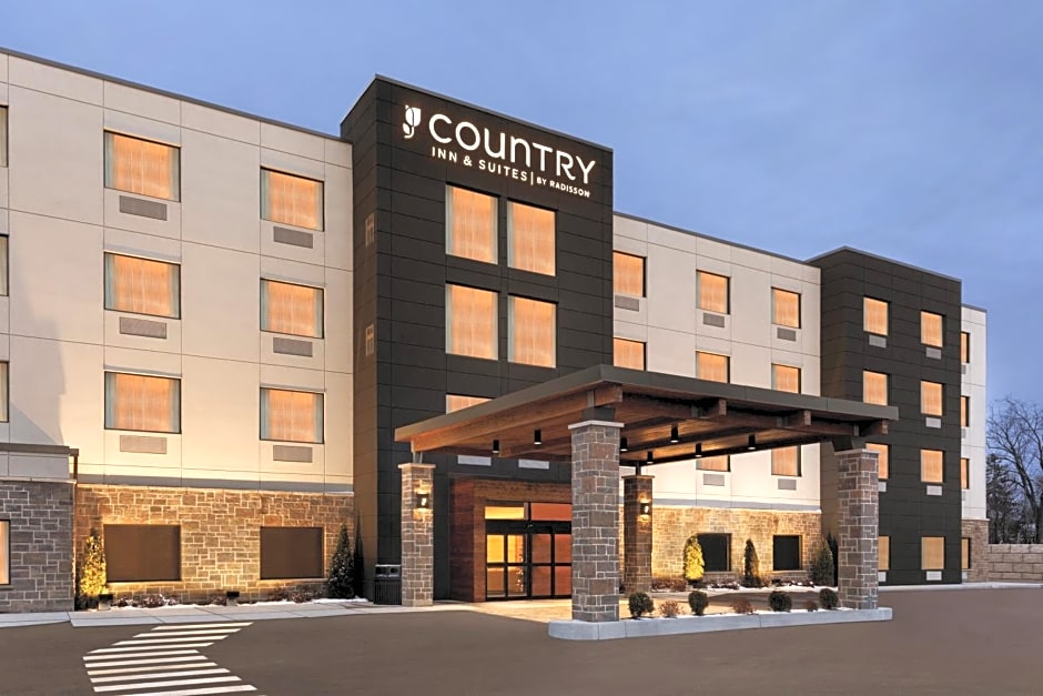 Country Inn & Suites by Radisson, Belleville, ON