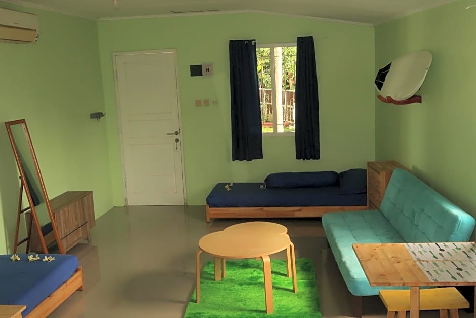 Arya's Surf Camp Cimaja