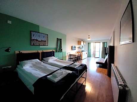 Family Room with Garden View