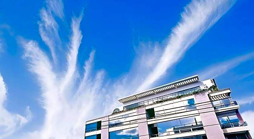 Metrocentre Hotel & Convention Center