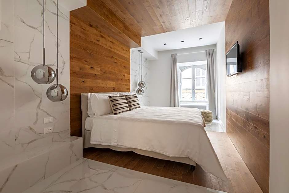 Louly Trevi Fountain