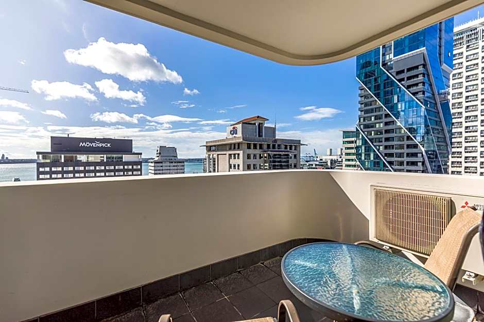 Quest on Queen Hotel