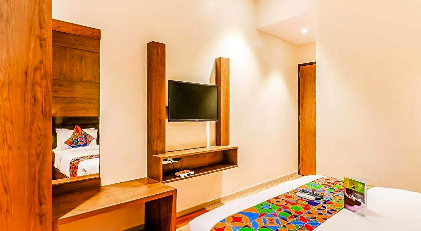 FabHotel Ascot International