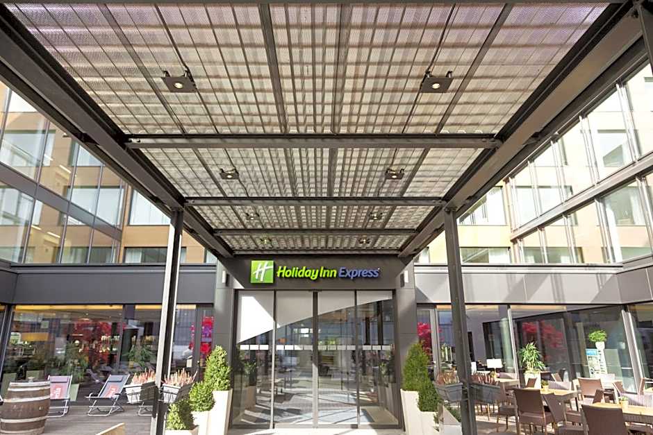 Holiday Inn Express Zürich Airport By IHG