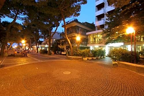 Mon Hotel
