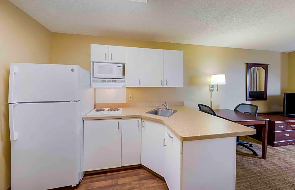 Extended Stay America Suites - Orange County - Huntington Beach