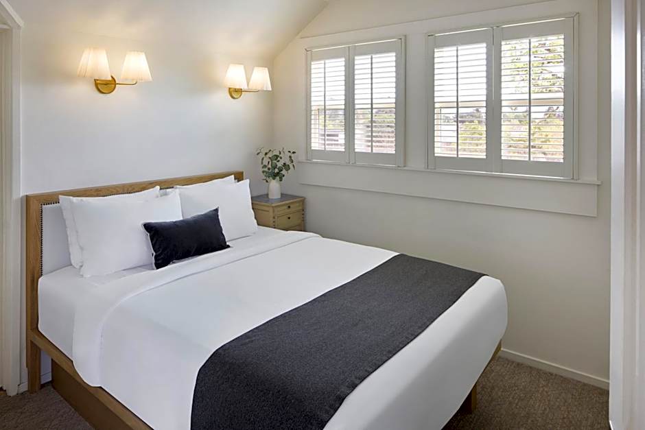 Maison Fleurie, A Four Sisters Inn