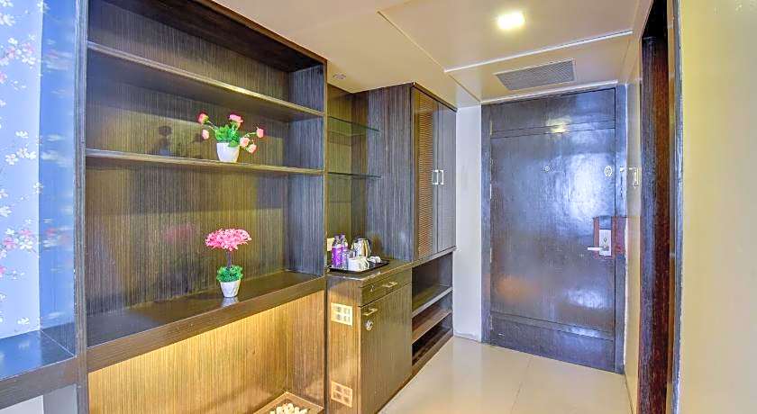 Hotel Lotus Ivy Studios Near Pune Airport