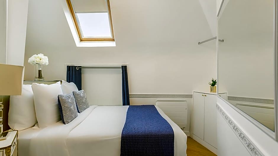 Merveil Luxury Suite Royale II - Saint Honore view