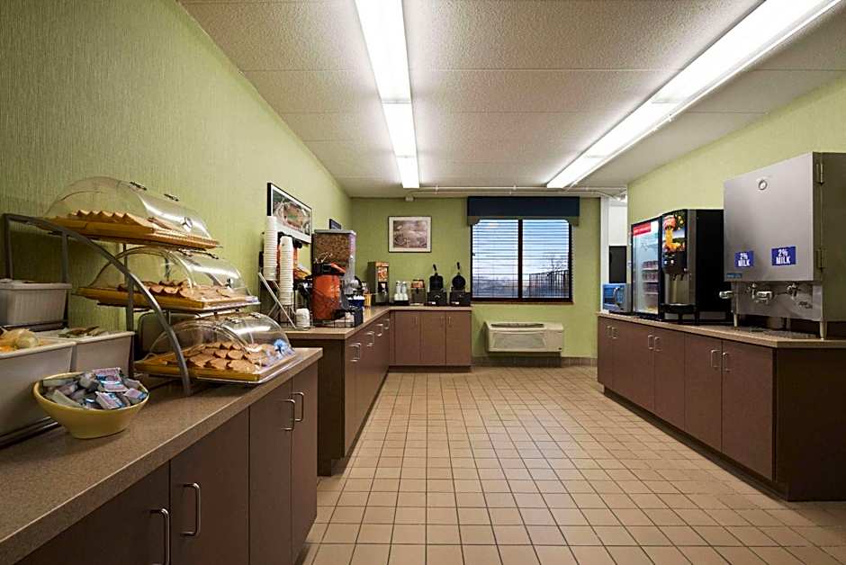 Days Hotel by Wyndham University Ave SE