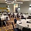 Holiday Inn Victoria - Elk Lake by IHG
