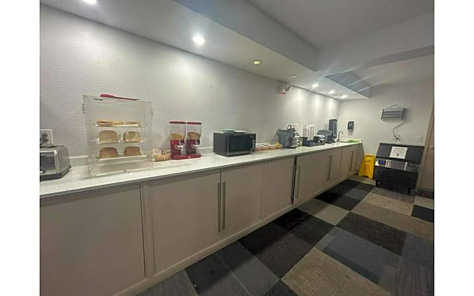 University Inn of Carbondale by Hotel O