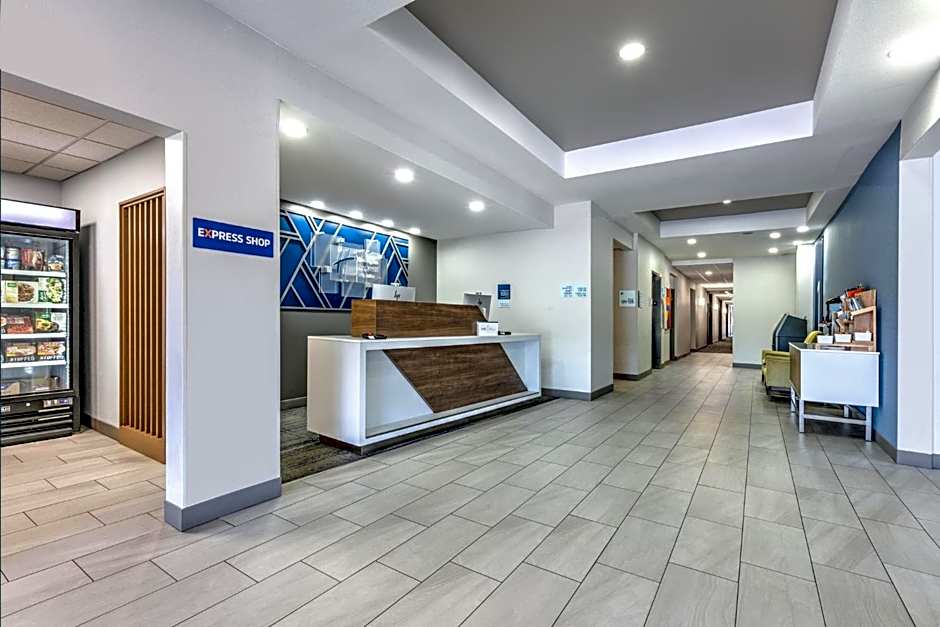 Holiday Inn Express Hotel & Suites Marshall By IHG