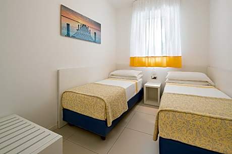 Deluxe Two-Bedroom Apartment (7 Adults)