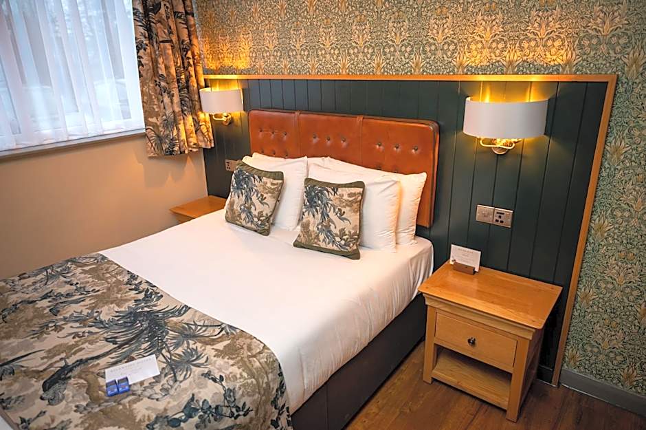 Riverside Hotel by Chef & Brewer Collection