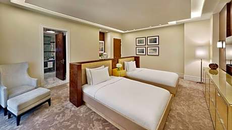 Royal Suite with Partial Kaaba View