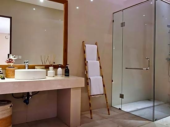 Soleil Suites Petitenget By the jero