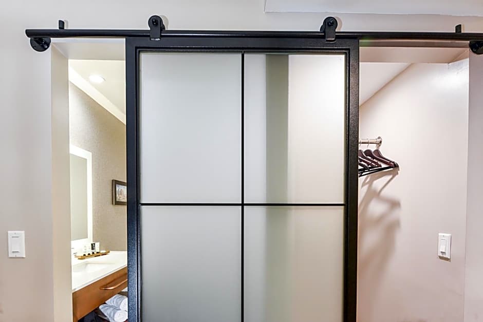 Hollywood Inn Suites Hotel