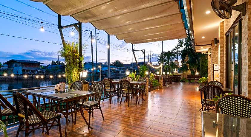 Golden Foyer Suvarnabhumi Airport Hotel