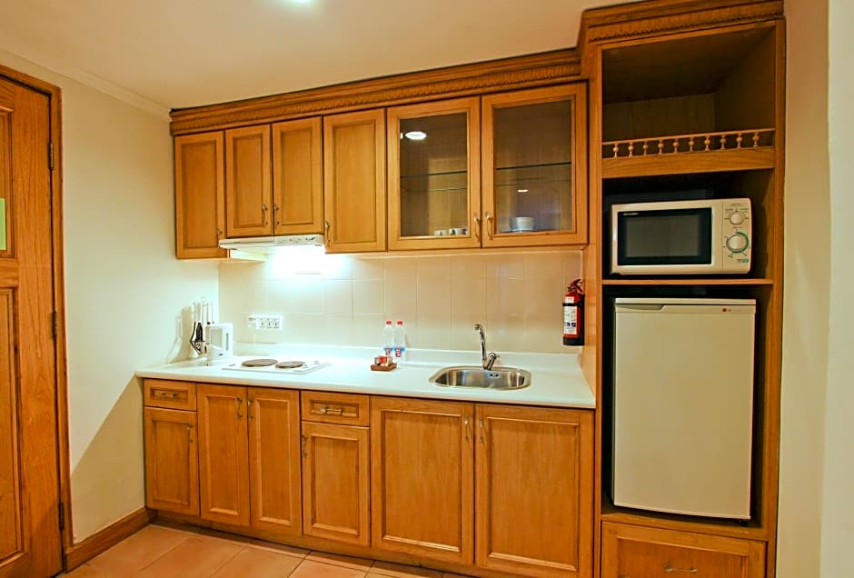 Harmoni Suites Hotel