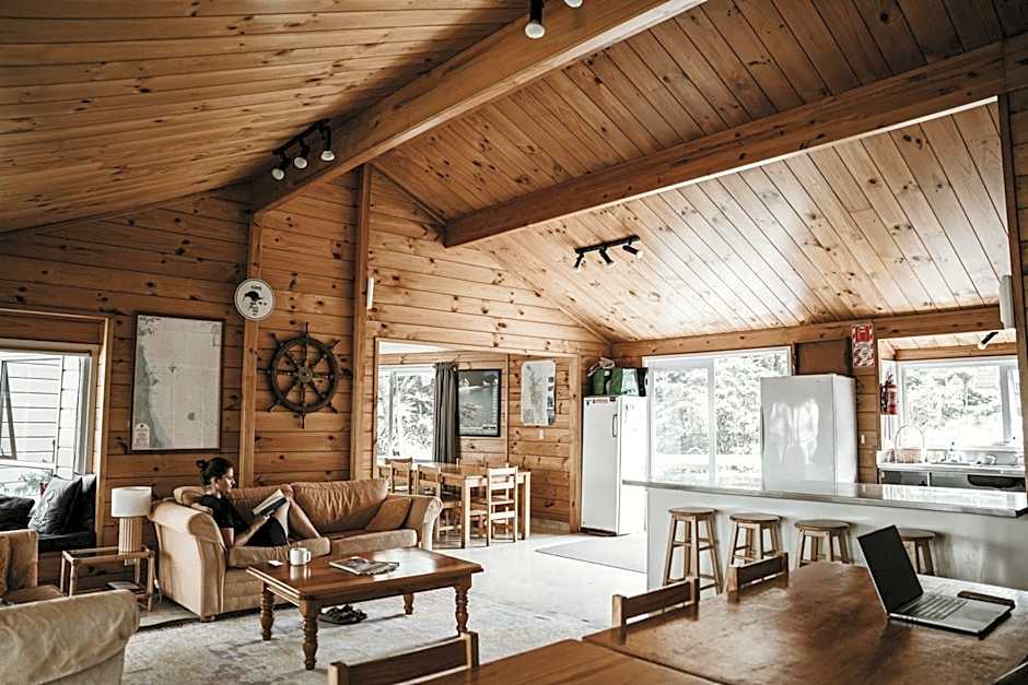 Tatahi Cove Back Packer