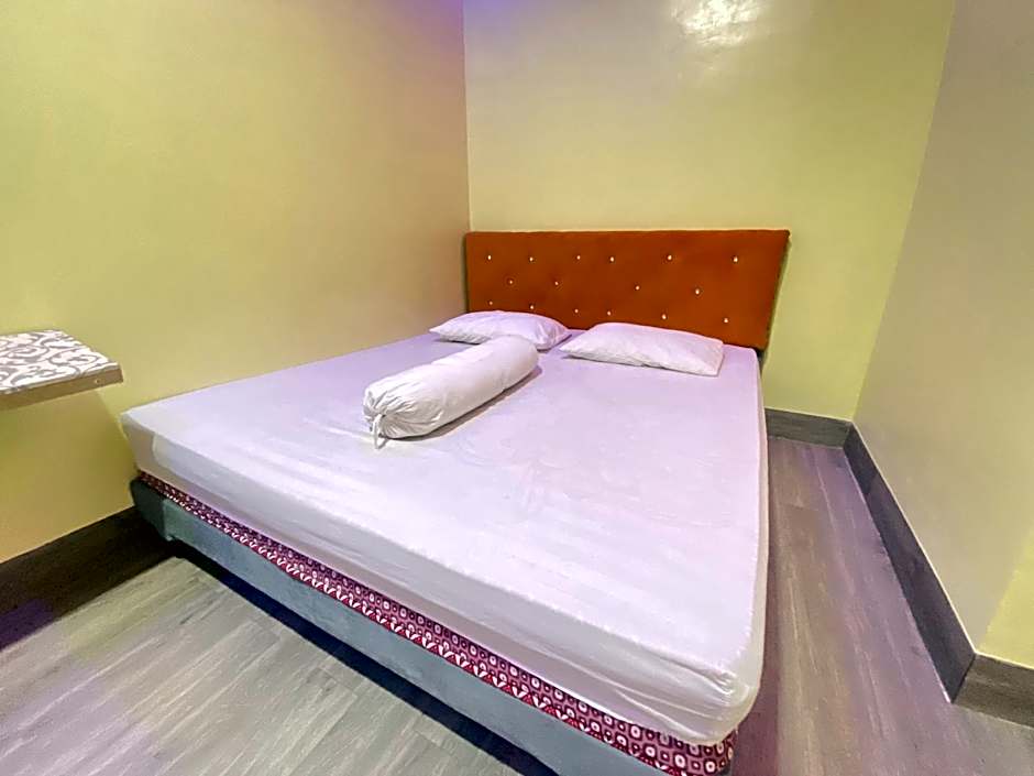 Homestay RN near Taman Bambu Runcing Polewali Mitra RedDoorz