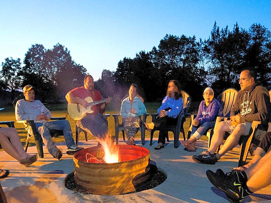 Sierra Sands Family Lodge