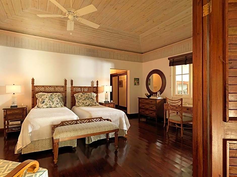 Round Hill Hotel & Villas