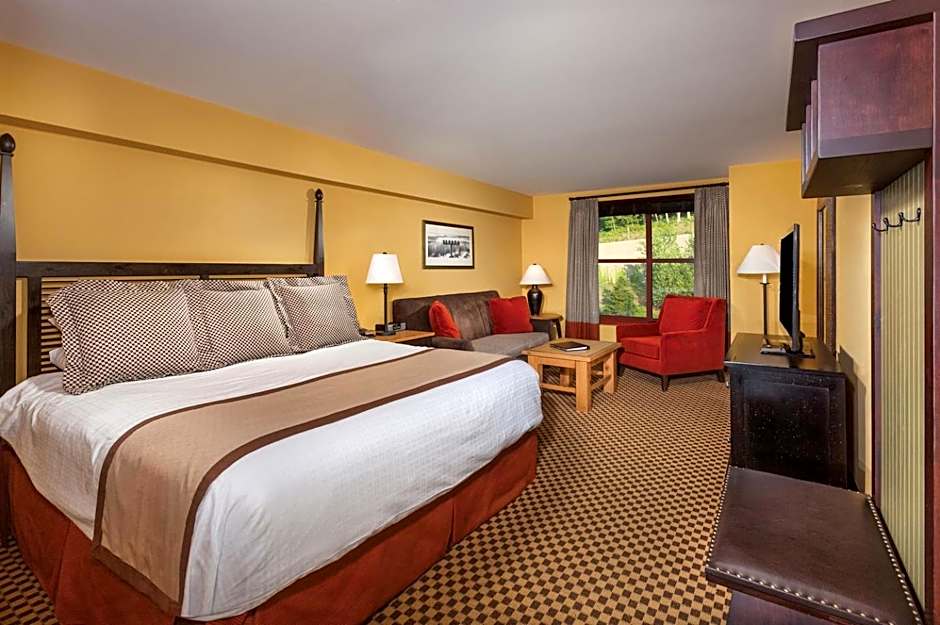 Photo 1 of 3 of Deluxe 1 King Bed
