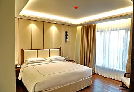 Luxury King Room