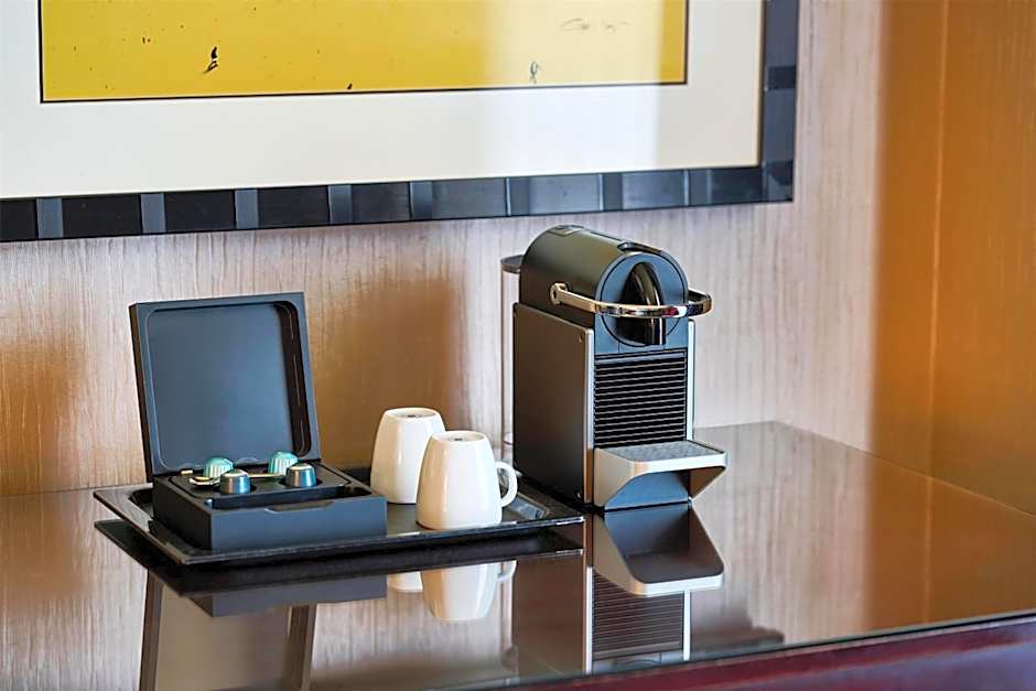 Juniper Hotel Cupertino, Curio Collection By Hilton