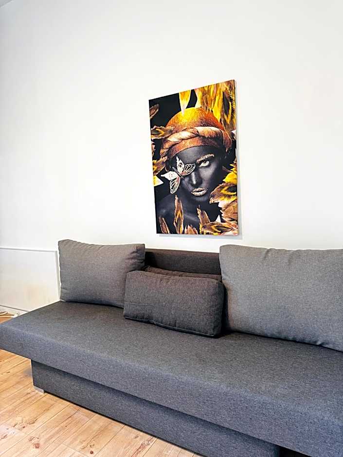 Budget Friendly Private Rooms with Garden