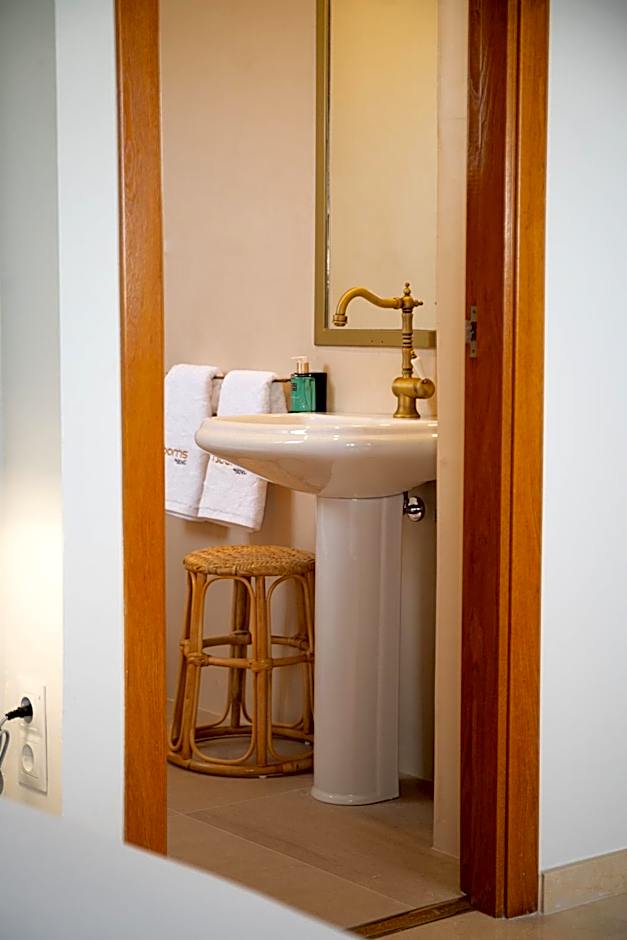 Rooms by JovA
