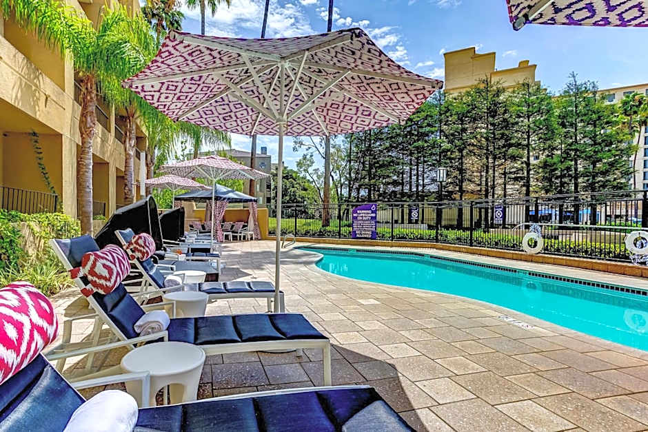 Avenue of the Arts Costa Mesa, a Tribute Portfolio Hotel