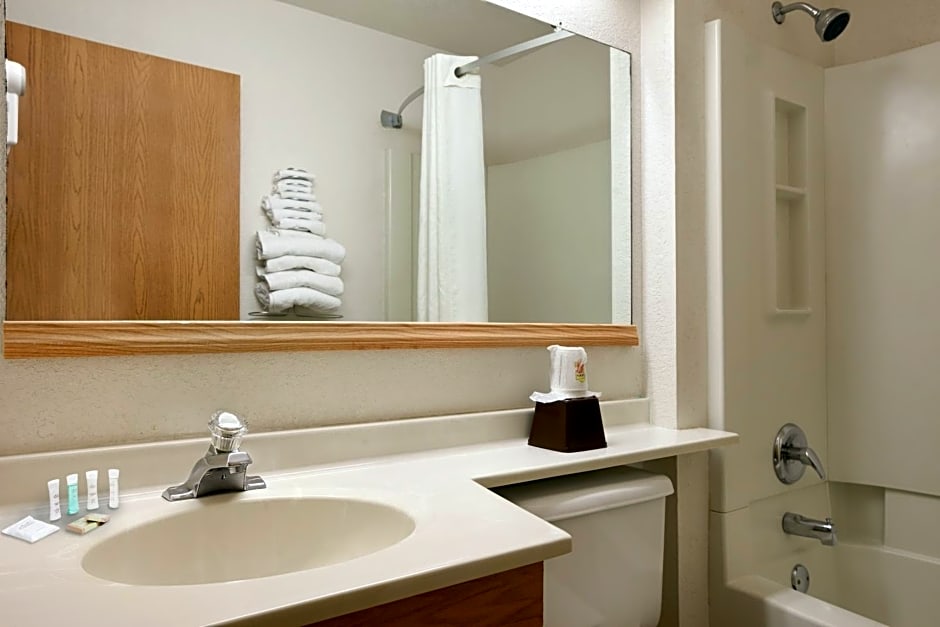 Super 8 by Wyndham Johnstown