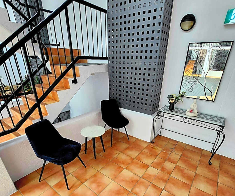 Villa Vaucluse Apartments