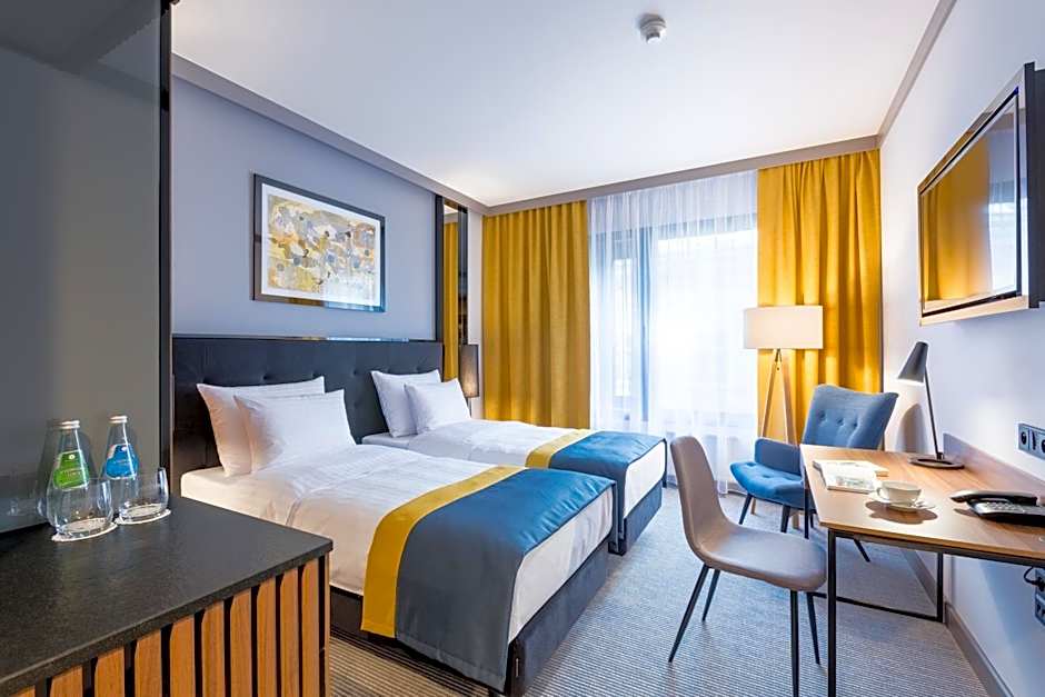 Grand Ascot Hotel