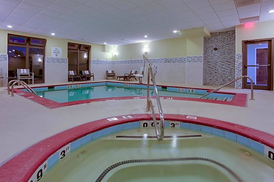 Holiday Inn Express & Suites Laurel Lakes By IHG