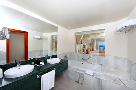 DELUXE OCEAN FRONT 2 ADULTS