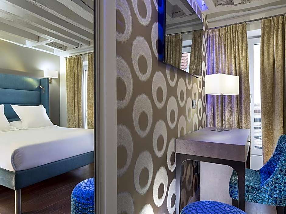 Hotel Jacques De Molay